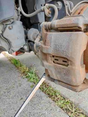 キャリパ―下14㎜ボルト