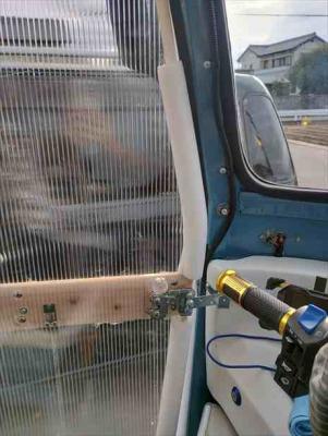 前側ラッチ使用状態