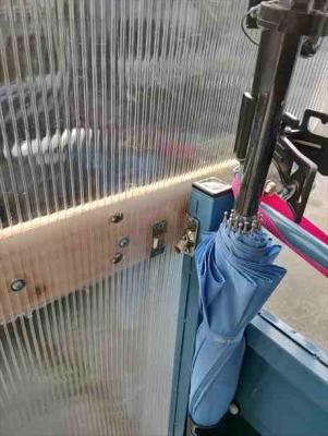 中間位置固定掛け金