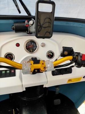 ハンドルクランプと金具