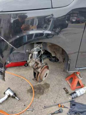 左スライドピン外し