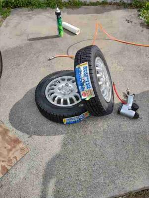 後ろスタッドレスタイヤ