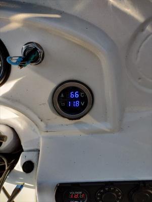 デジタル水温エンジン側