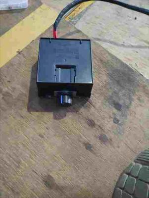 コントローラーケース上